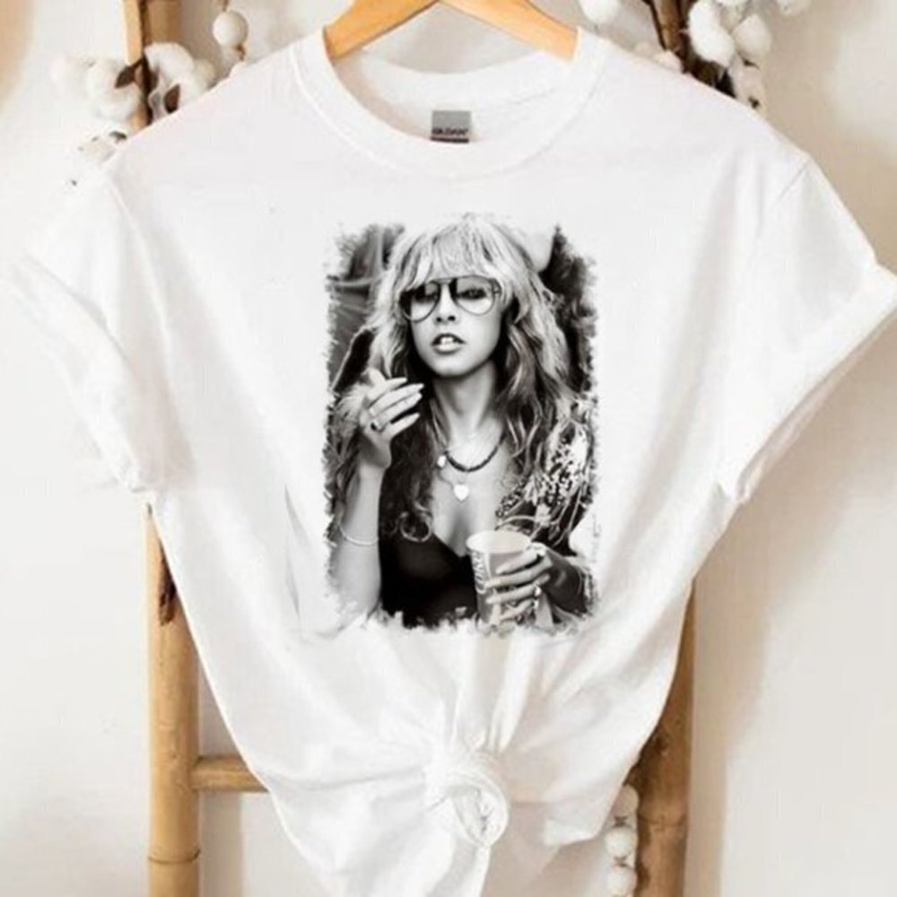 Young Stevie Nicks Fleetwood Mac Rumours Tshirt Fans Gift Tee Shirt